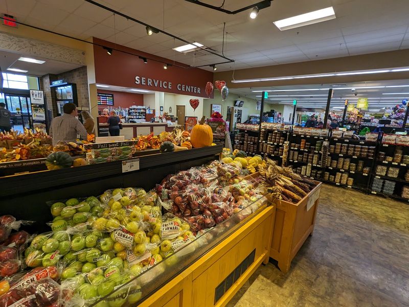 Friendly Faces And Clean Aisles Friendly Faces And Clean Aisles