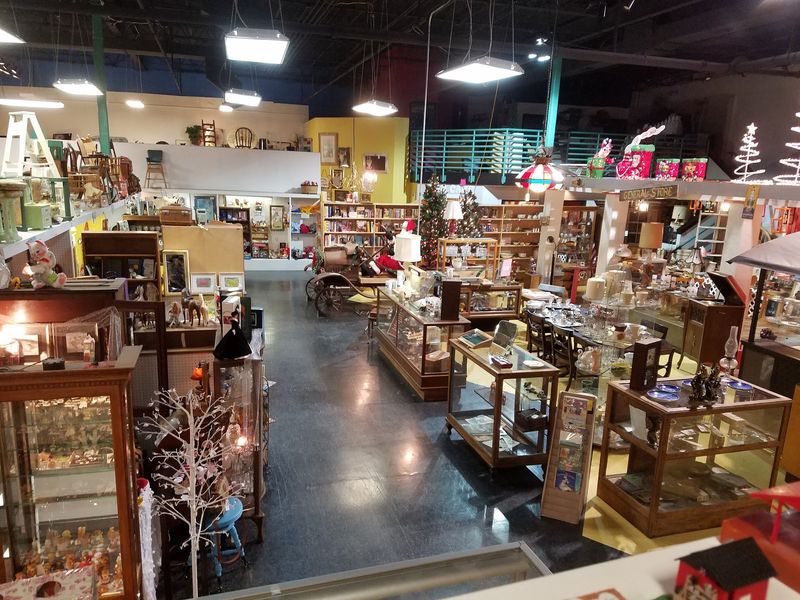 From Grocery Aisles to Vintage Booths From Grocery Aisles to Vintage Booths