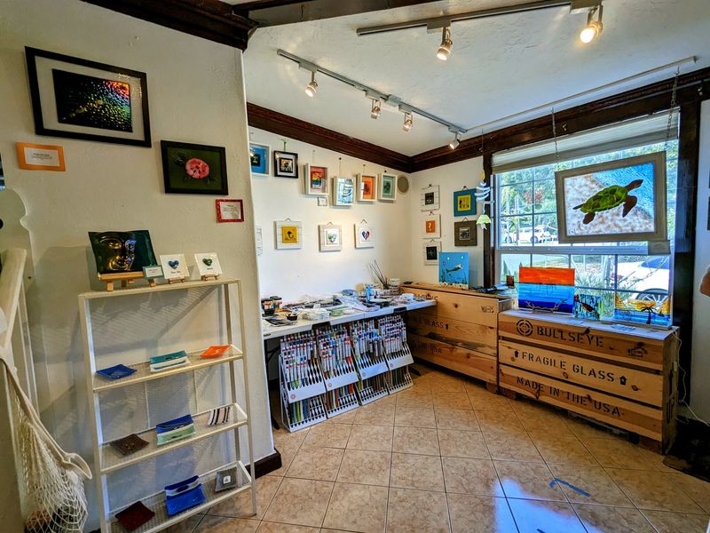 Galleries Where The Artist Is Right There Galleries Where The Artist Is Right There