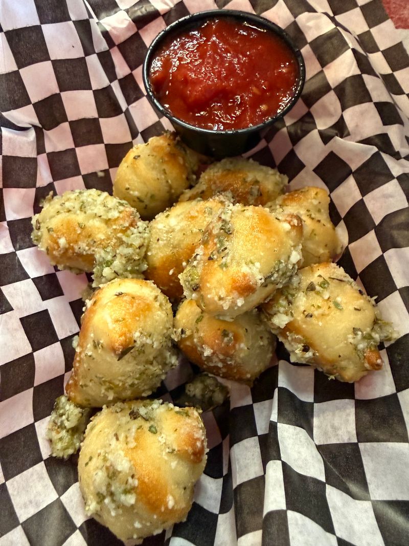 Garlic Knots Made From the Same Beloved Dough