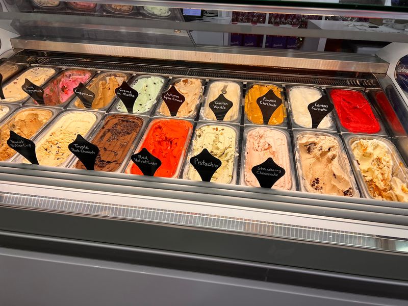 Gelato That Rotates Through Eighteen Flavors