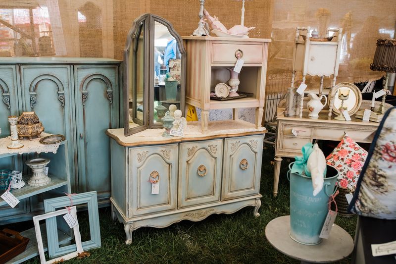 Genuine Antiques, Flea Finds, and the Great Debate