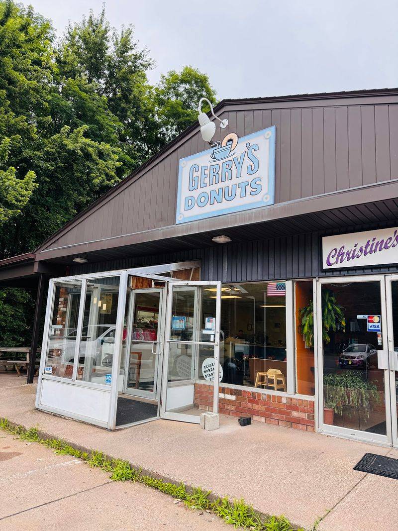 Gerry's Donuts, Ellington, CT Gerry's Donuts, Ellington, CT