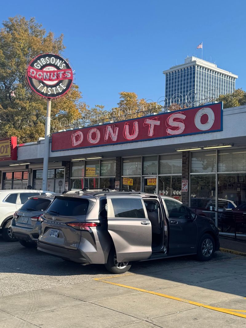 Gibson's Donuts, Dothan, Alabama