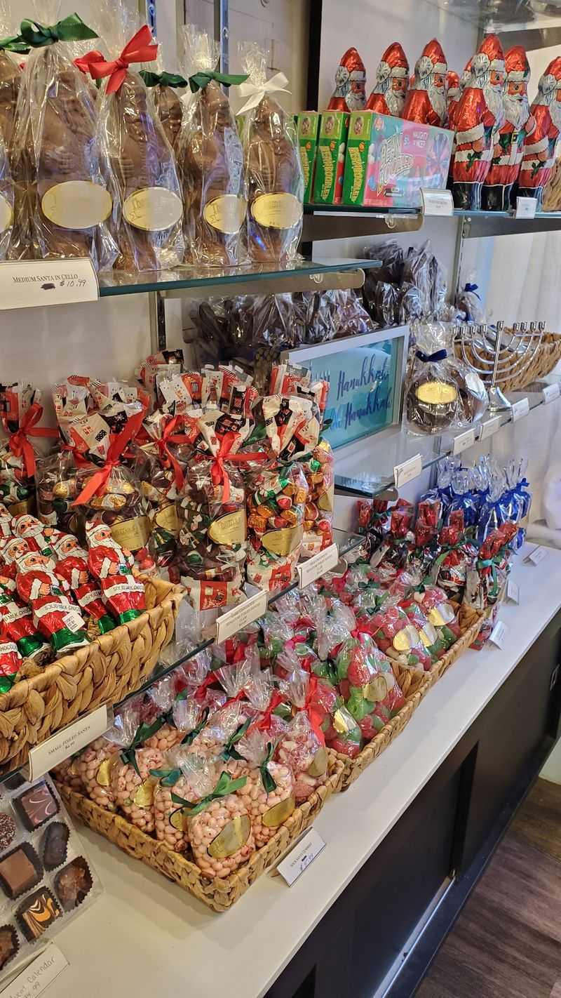 Gifts and Boxes to Go
