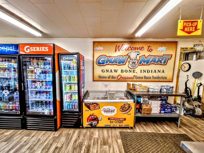 Gnaw Mart, Nashville, IN