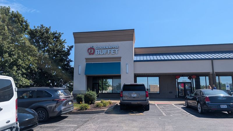 Golden Apple Buffet, St Charles, MO Golden Apple Buffet, St Charles, MO