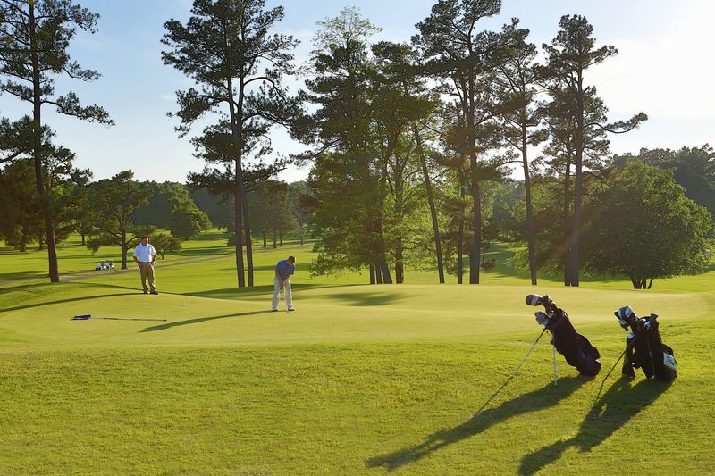 Golf, Pool, And Room To Roam