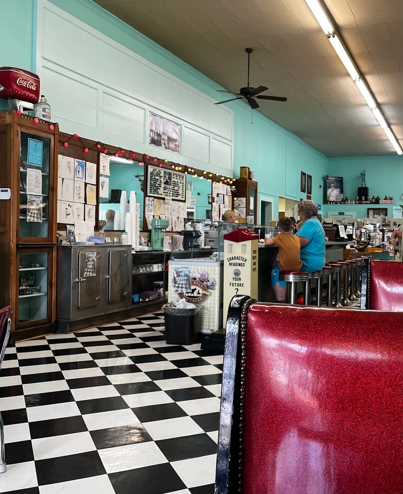 Hanceville Drug Company, Hanceville, AL Hanceville Drug Company, Hanceville, AL