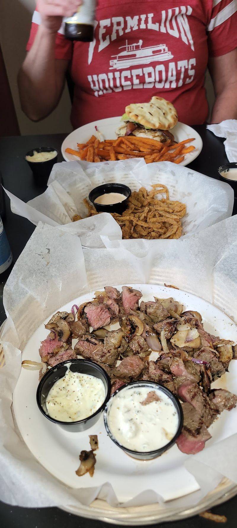 Hand-Cut Fries and Fair-Sized Plates