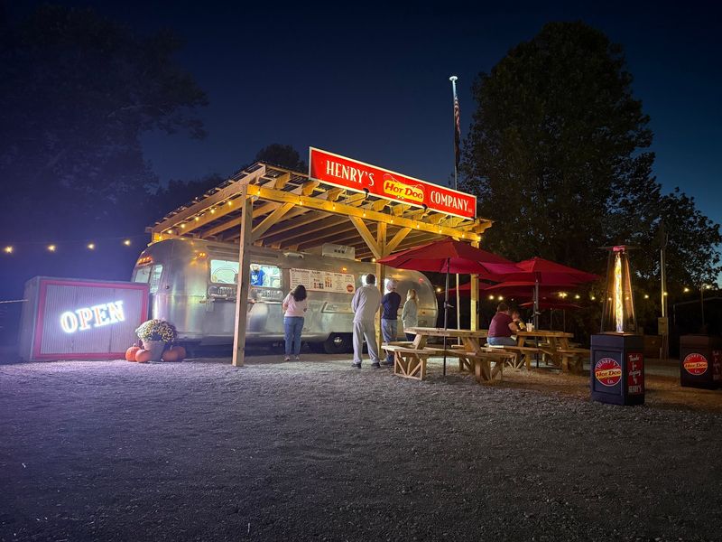 Henry's Hot Dog Company, Salyersville, KY