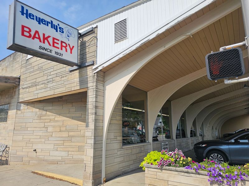 Heyerly's Bakery, Ossian, IN Heyerly's Bakery, Ossian, IN