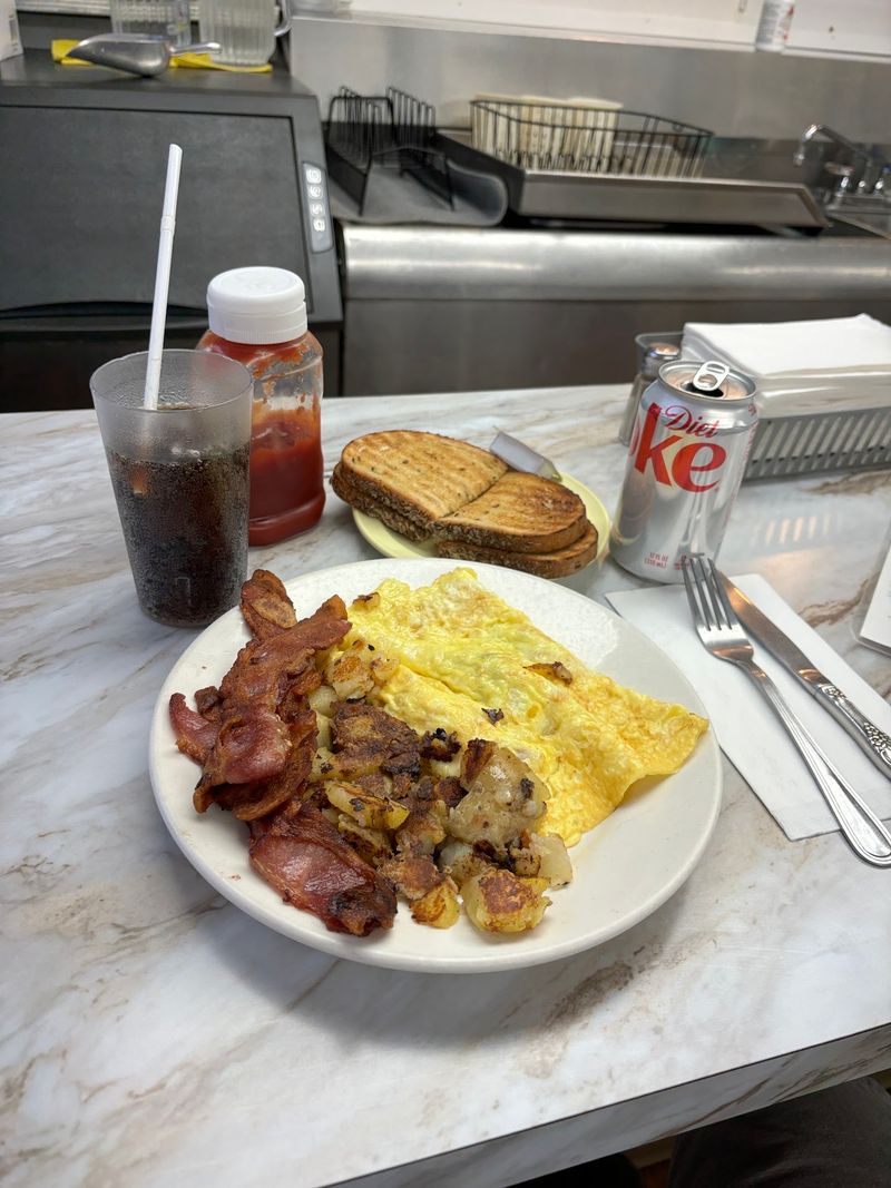 Home-Style Breakfast That Locals Trust Home-Style Breakfast That Locals Trust