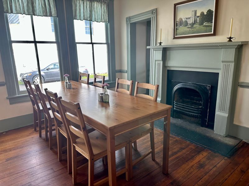 Homey Rooms for Families and Celebrations Homey Rooms for Families and Celebrations