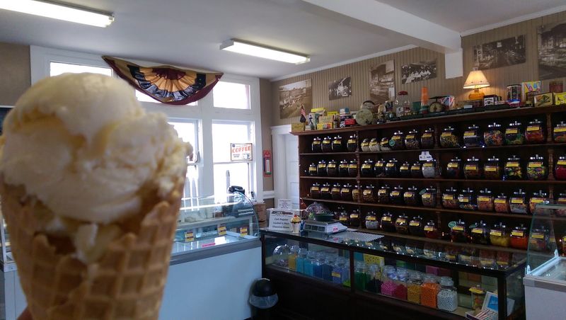 Hoosier Cupboard Candy, Snacks and Ice Cream, Franklin, IN
