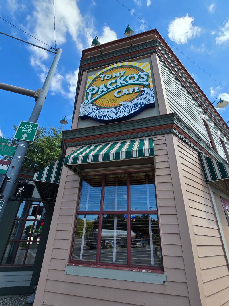 Hours, Parking, and Takeout Tips