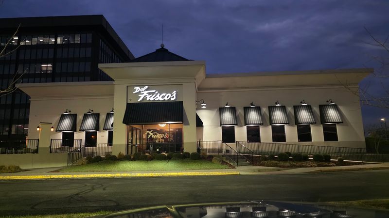 Hours, Reservations, and Derby Day Crowds