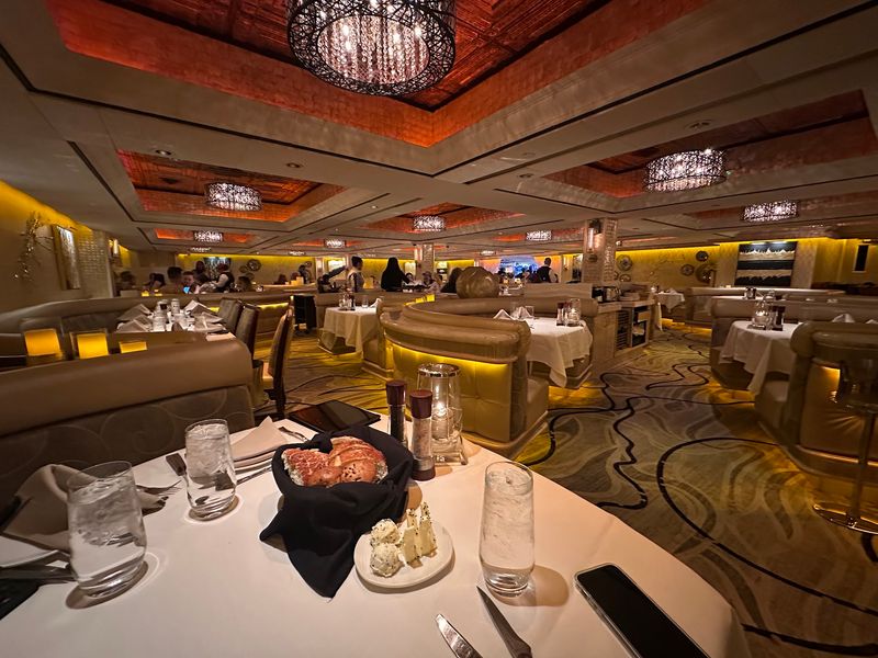 Hours, Reservations, and What to Expect on Price
