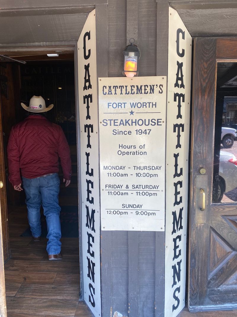 Hours, Reservations, and a Parking Pro Tip