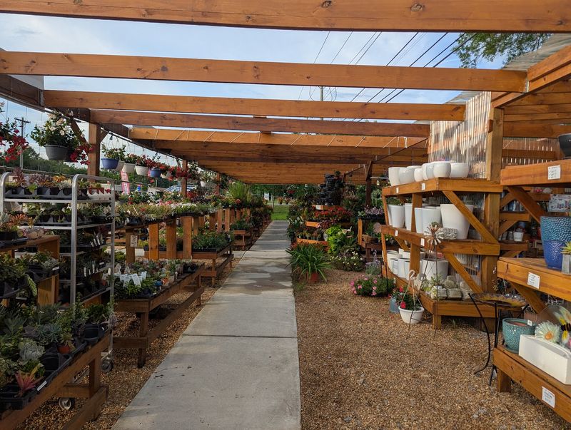 Hughes Farmers Market And Garden Center, Hixson, TN