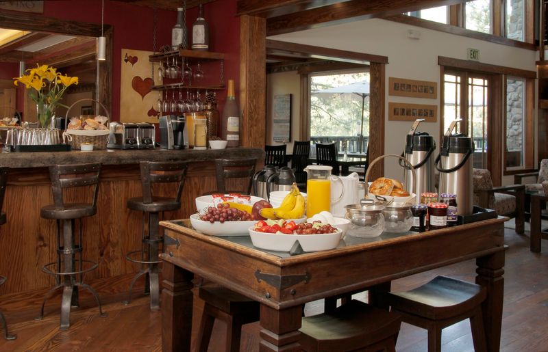 Idyllwild area lodge, Idyllwild, California Idyllwild area lodge, Idyllwild, California
