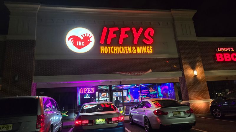 Iffys Hot Chicken & Wings, Clementon, NJ