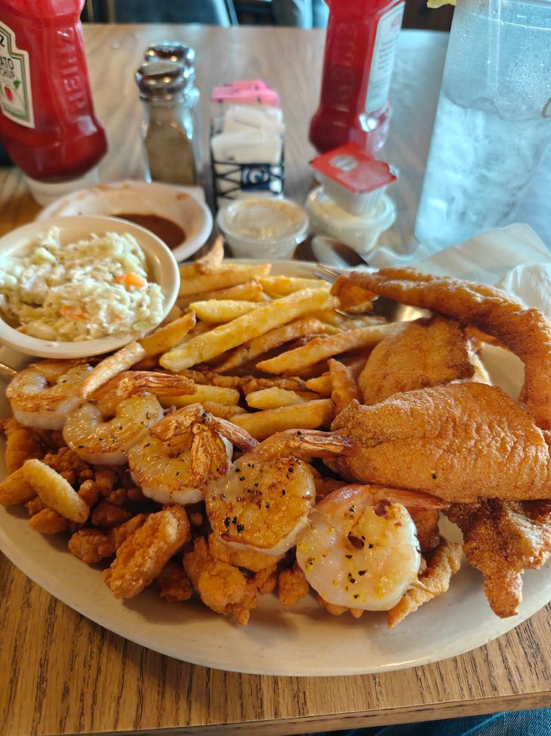 JoJo's Catfish Wharf, Mountain View, AR