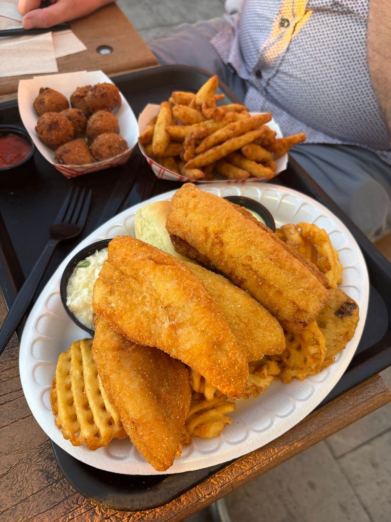 Jolly Rogers Seafood House, Port Clinton, OH