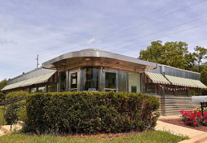 Joni's Diner, Lake Geneva, WI Joni's Diner, Lake Geneva, WI