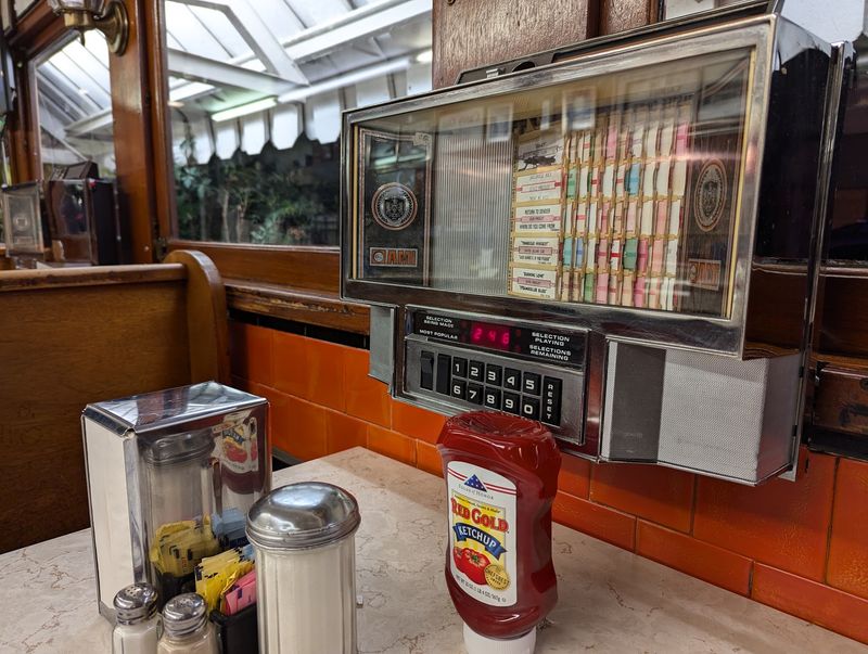 Jukeboxes Right at Your Booth