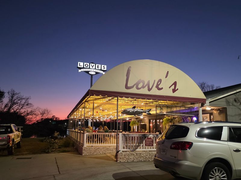 LOVE'S SEAFOOD & STEAKS, Savannah, GA LOVE'S SEAFOOD & STEAKS, Savannah, GA