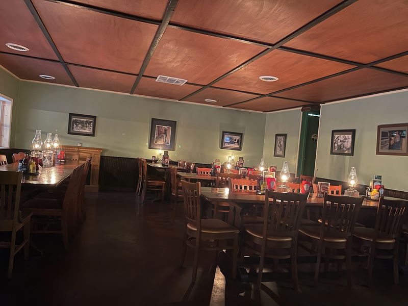 Lamp-Lit Atmosphere That Sets the Mood Lamp-Lit Atmosphere That Sets the Mood