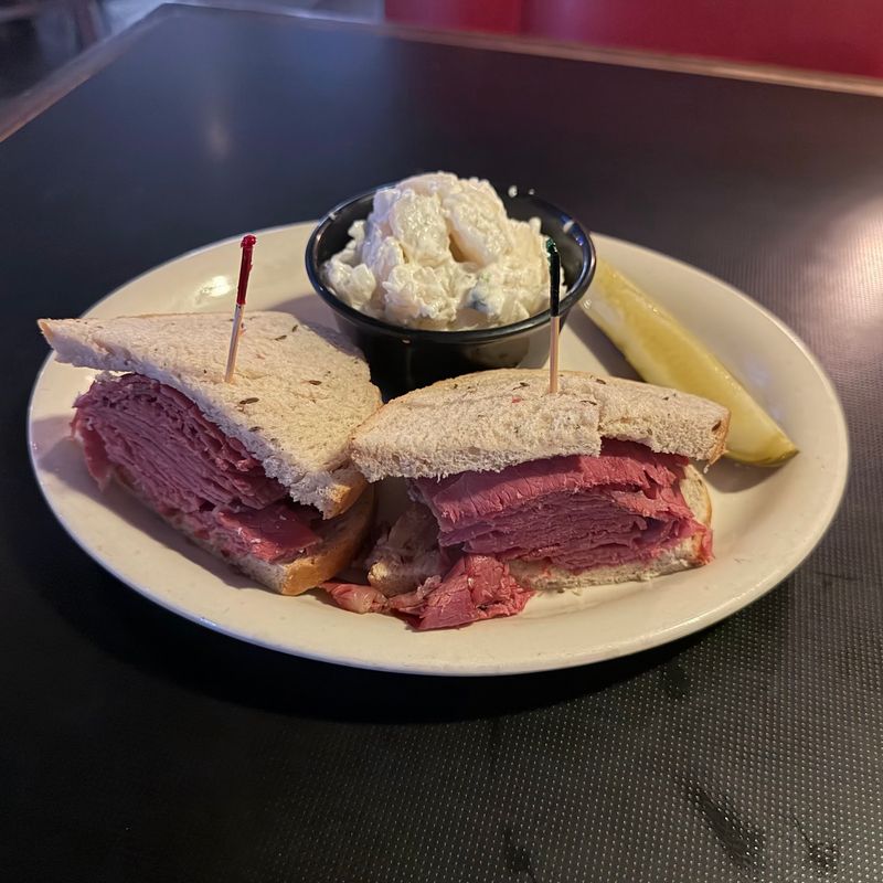 Lester's Sports Bar and Grill, St. Louis