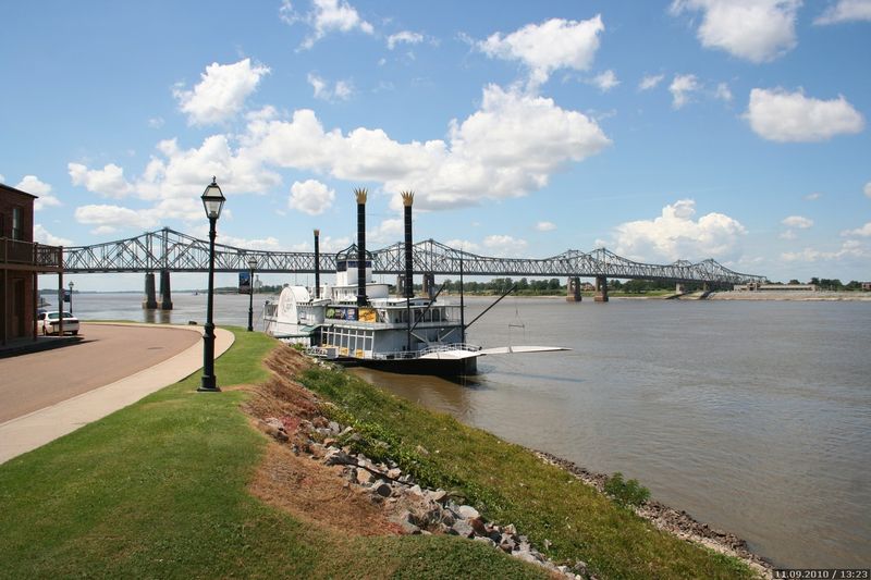 Life Along the Mighty Mississippi