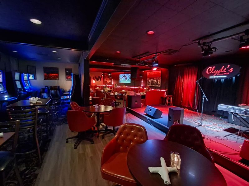 Live Jazz And A Lounge That Turns Up