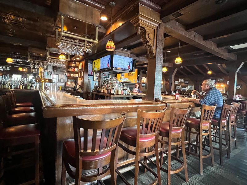 Live Music and the Bar Scene