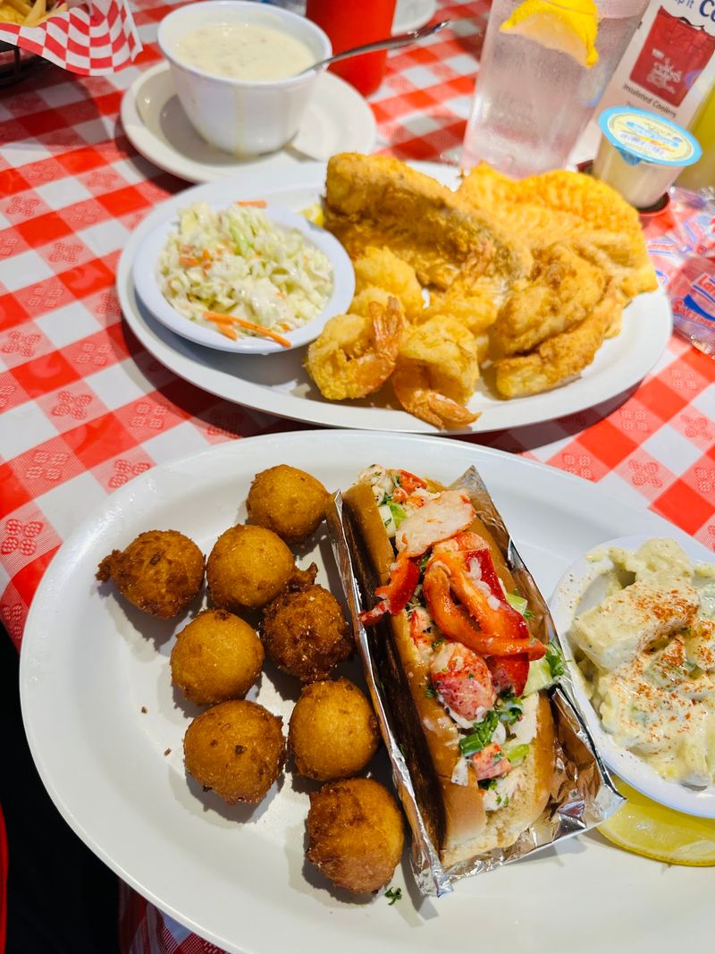 Lobster Rolls With a New England Nod
