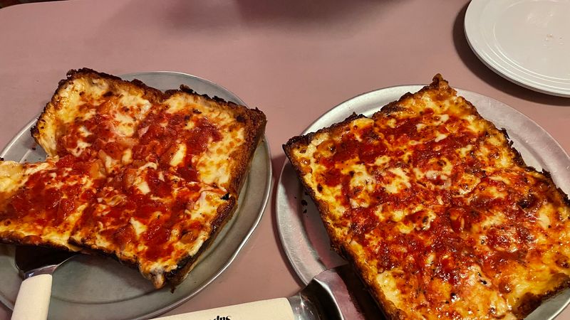 Loui's Pizza, Hazel Park, Michigan