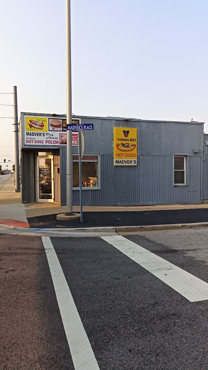 Madvek's Doghouse, Hammond, IN