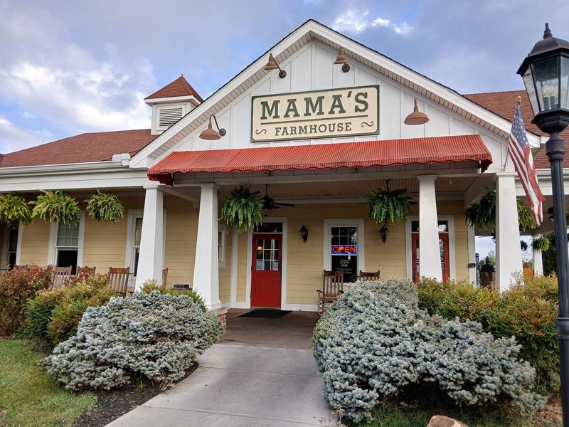 Mama's Farmhouse, Pigeon Forge, TN