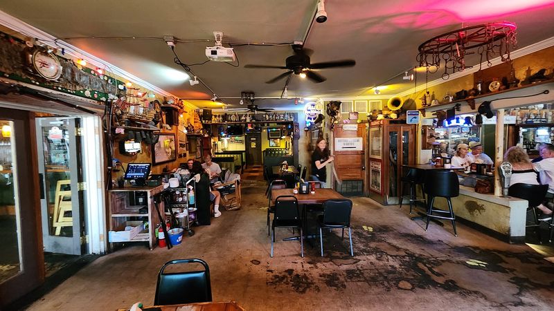 Manci's Antique Club, Daphne