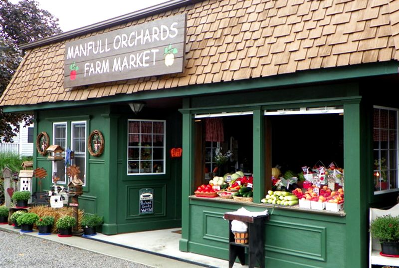 Manfull Orchards Farm Market, Augusta, OH Manfull Orchards Farm Market, Augusta, OH