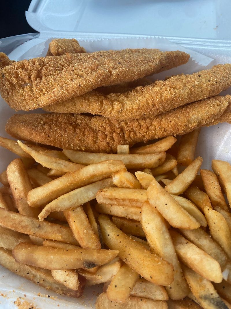 Manhattan Fish & Chicken, Cleveland, OH Manhattan Fish & Chicken, Cleveland, OH