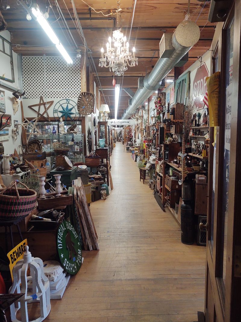 Many Vendors, One Sprawling Space
