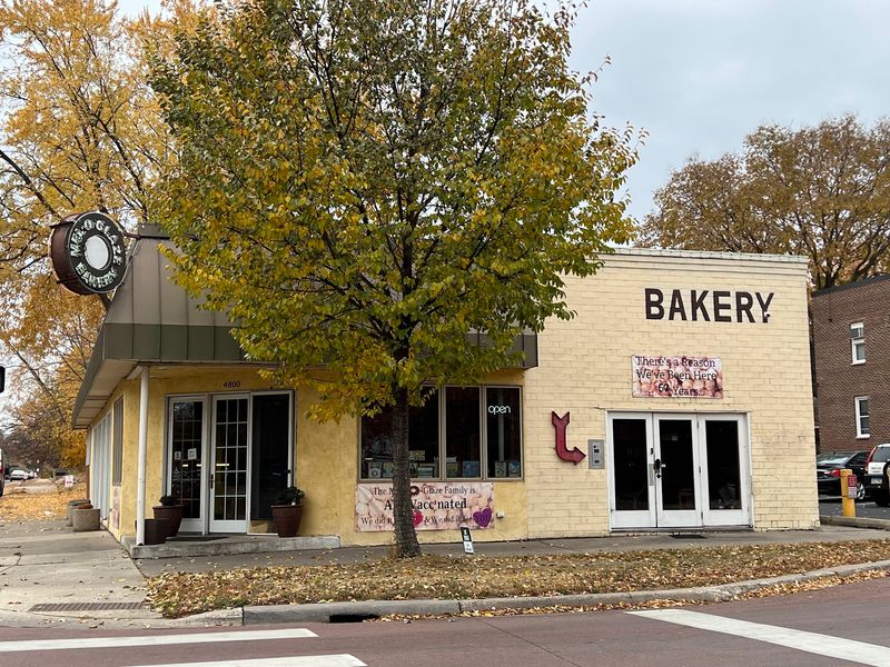 Mel-O-Glaze Bakery, Minneapolis Mel-O-Glaze Bakery, Minneapolis