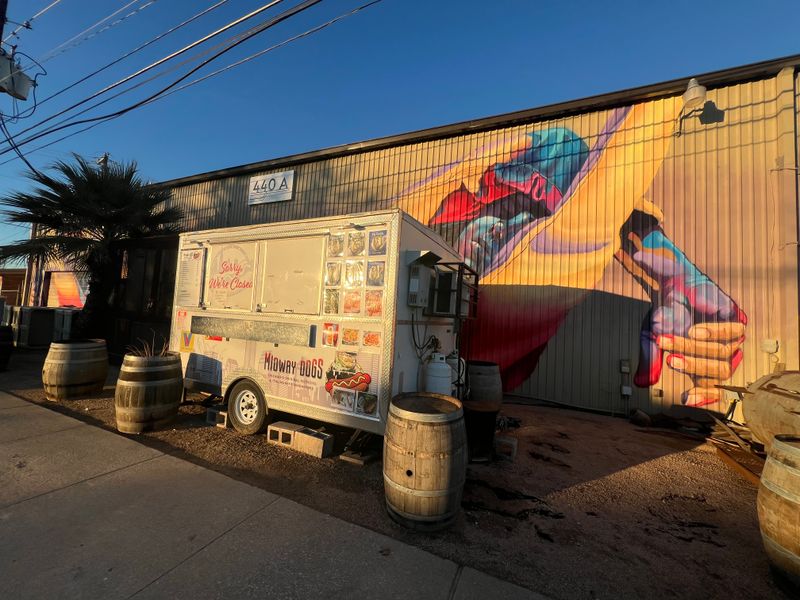 Midway Dogs, Austin, TX