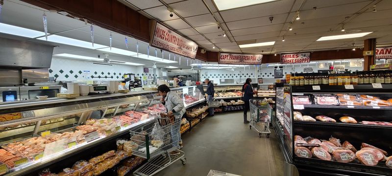 Miles Farmers Market Deli, Solon