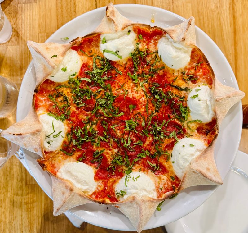 Mister O1 Extraordinary Pizza - Brickell, Miami, FL