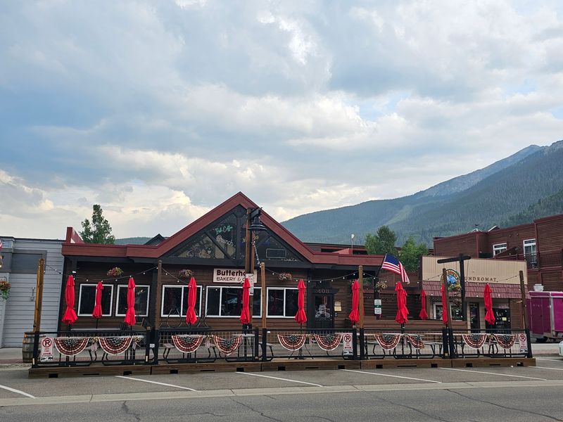 Mountain Views and a Patio for Sunny Mornings Mountain Views and a Patio for Sunny Mornings