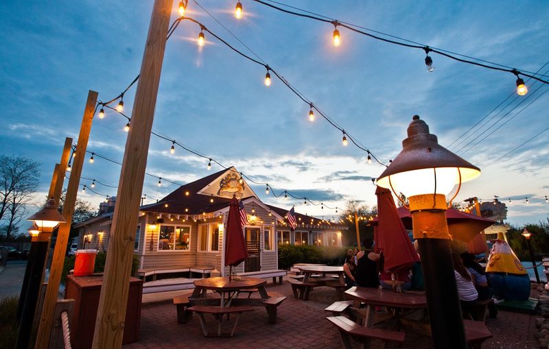 Mud City Crab House, Manahawkin